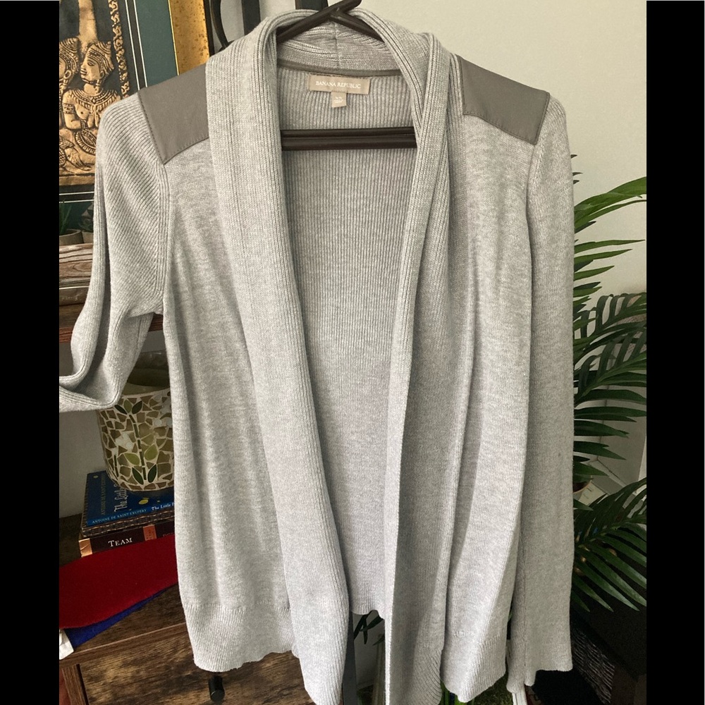BR Ribbed Grey Sweater